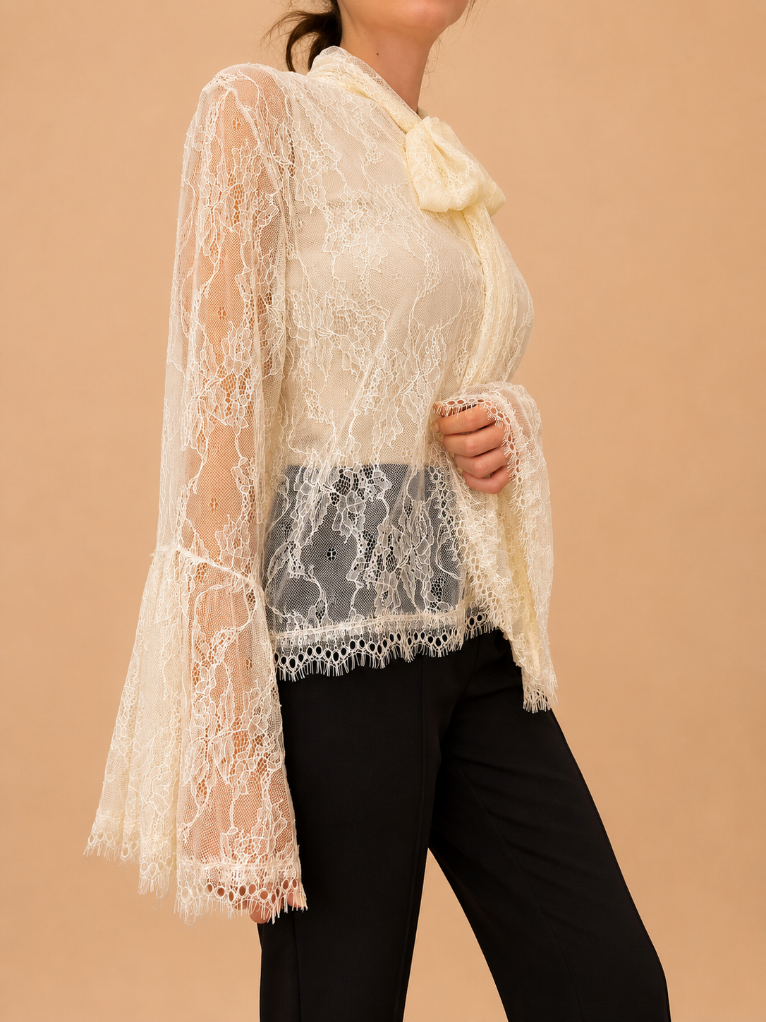Blusa de Renda Marfim - Lumina
