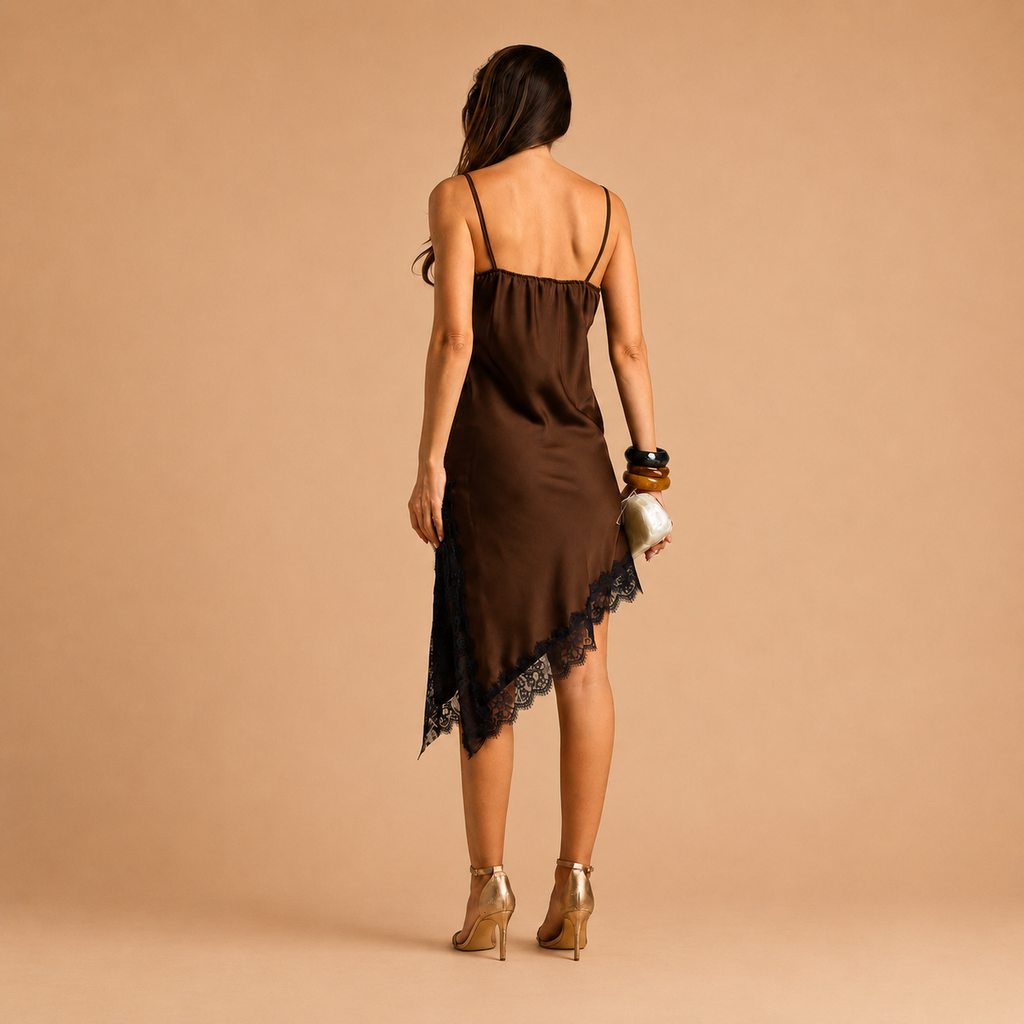 Vestido Acetinado Castanho com Renda