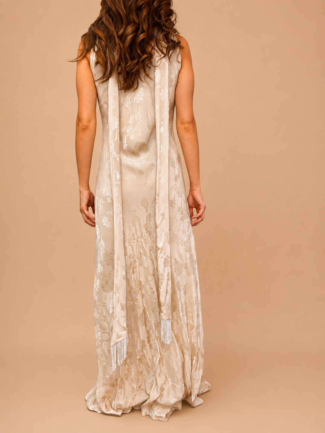Vestido Comprido Marfim Jacquard com Cachecol - Lumina
