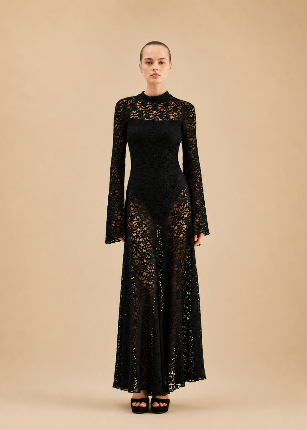 Vestido Longo de Renda Preto com Costas Abertas - Lumina