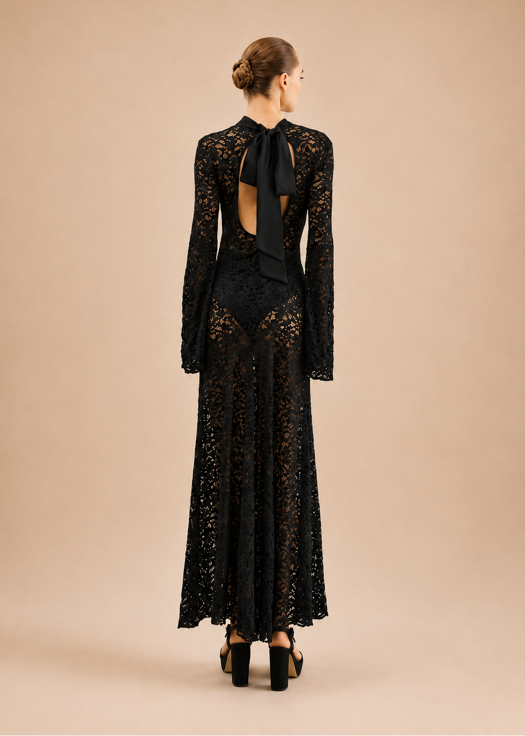 Vestido Longo de Renda Preto com Costas Abertas - Lumina