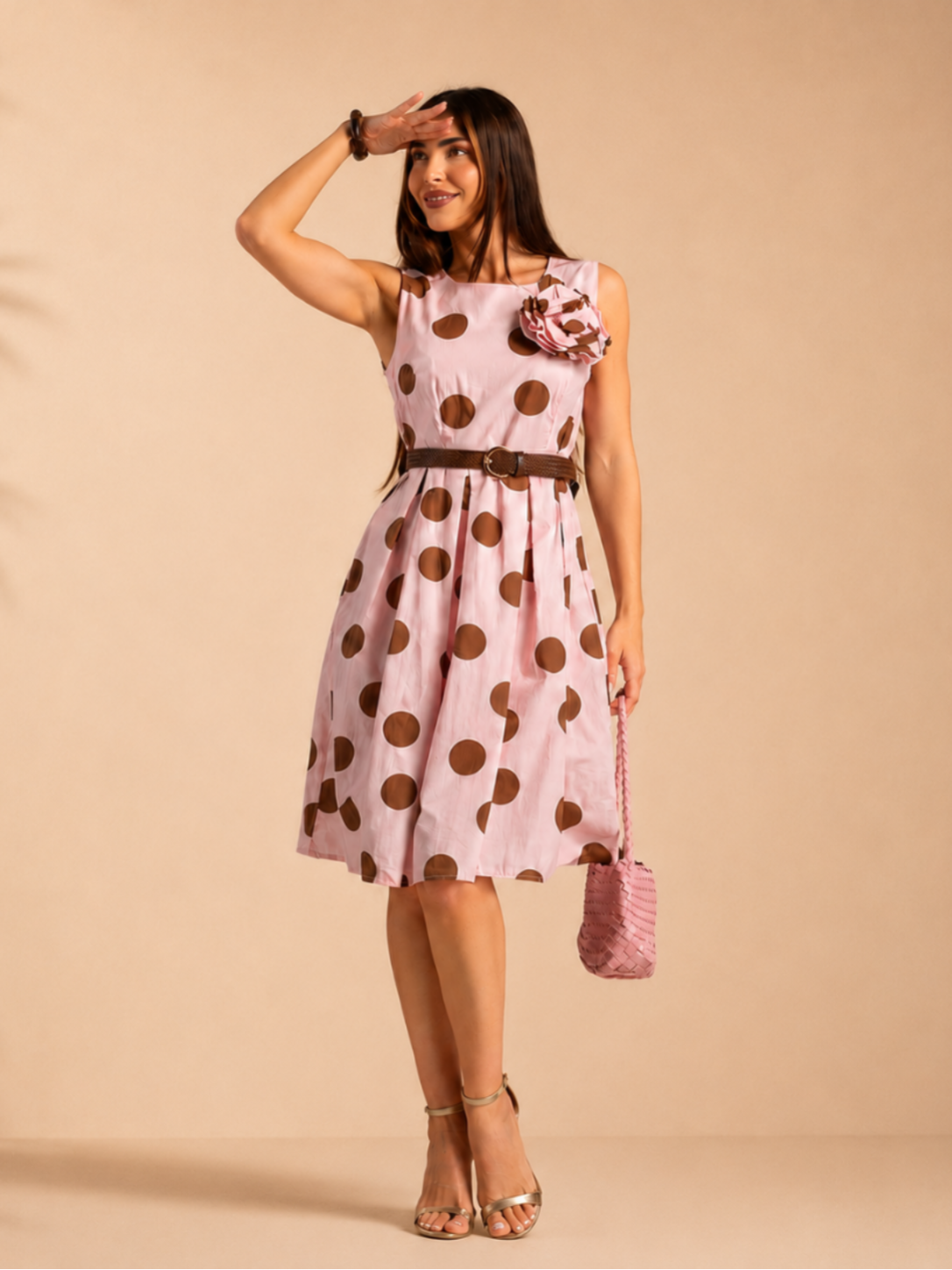 Vestido Rosa com Bolas Castanhas