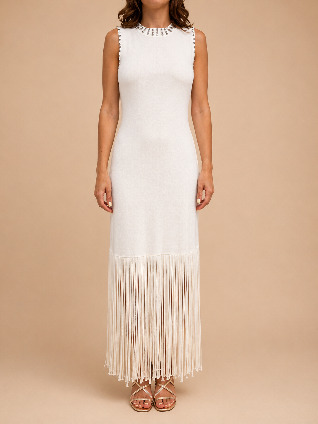 Vestido em Malha com Franjas e Aplicações Metálicas